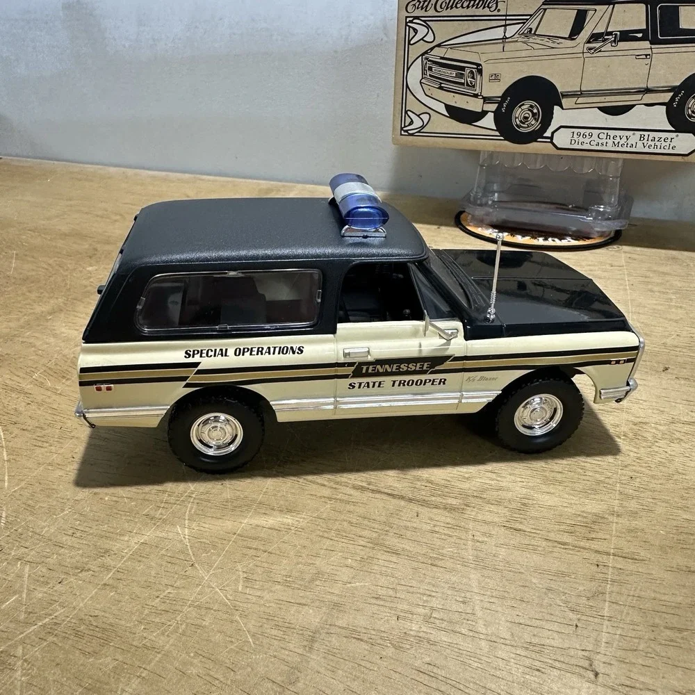 Ertl 1969 Chevy Blazer Bank Tennessee State Trooper 1:25 Diecast 1997 w/‎ Box